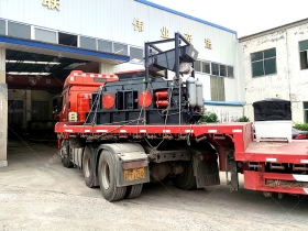 1000x700中型液压对辊糖心VLOG在线网站入口设备发货