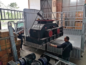 2PG800*600对辊糖心VLOG在线网站入口发往重庆_破碎鹅卵石
