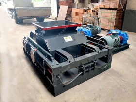 2PGC900X900大型双齿辊糖心VLOG在线网站入口发往内蒙古赤峰破碎煤