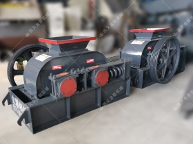 2PCG400*250小型双齿辊糖心VLOG在线网站入口发往乌鲁木齐破碎玻璃